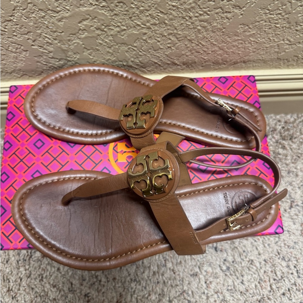 Tory Burch Tan Sandals with Gold Accents - Picture 3 of 4